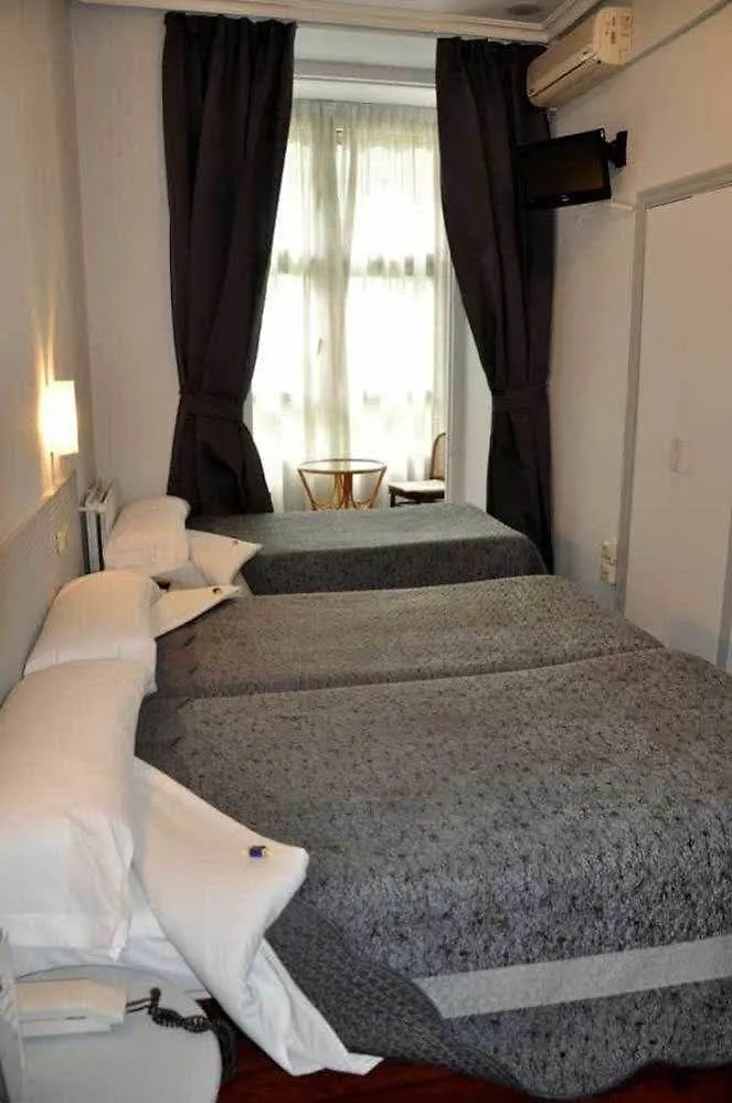 Pension Donostiarra San Sebastián 2*,