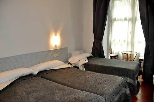 Pension Donostiarra San Sebastian بيت ضيافة